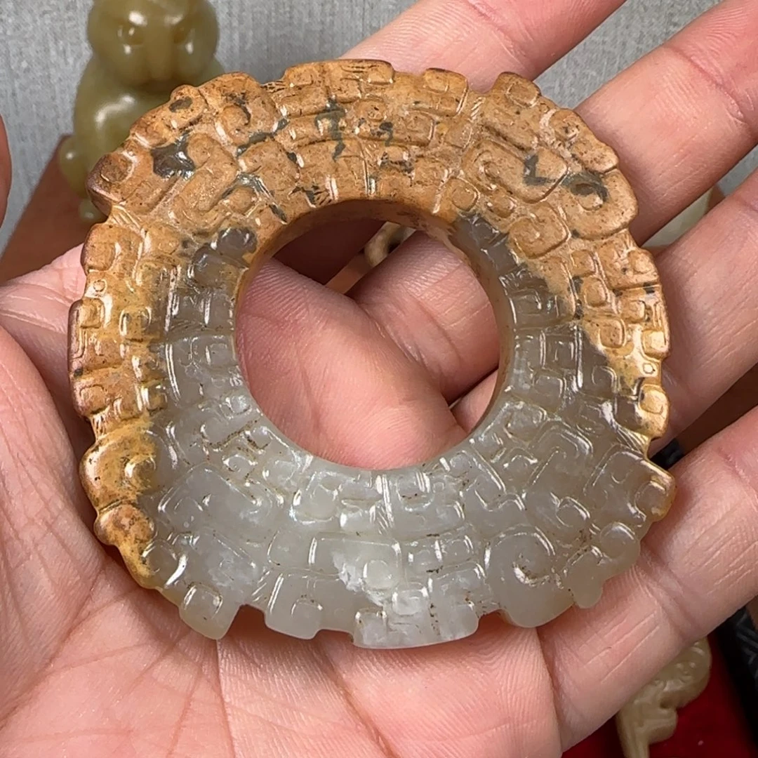 用***1非常精美的脖挂件