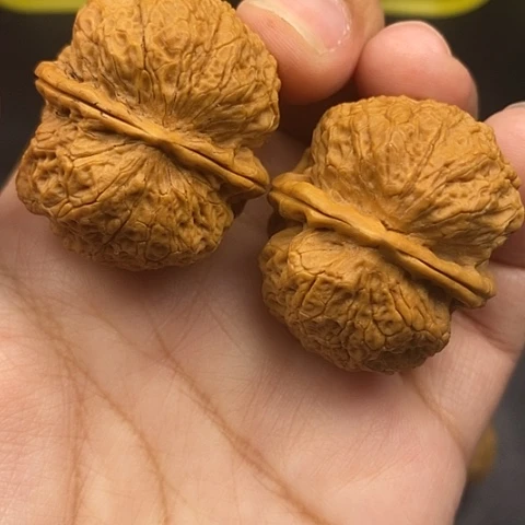 文玩核桃把件37尺饕餮
