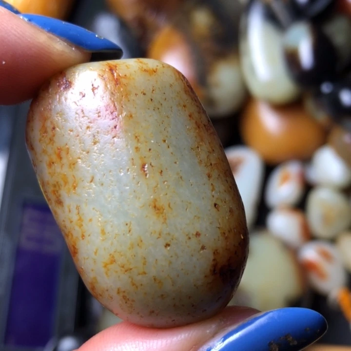 和田玉未镶嵌珠宝奇石