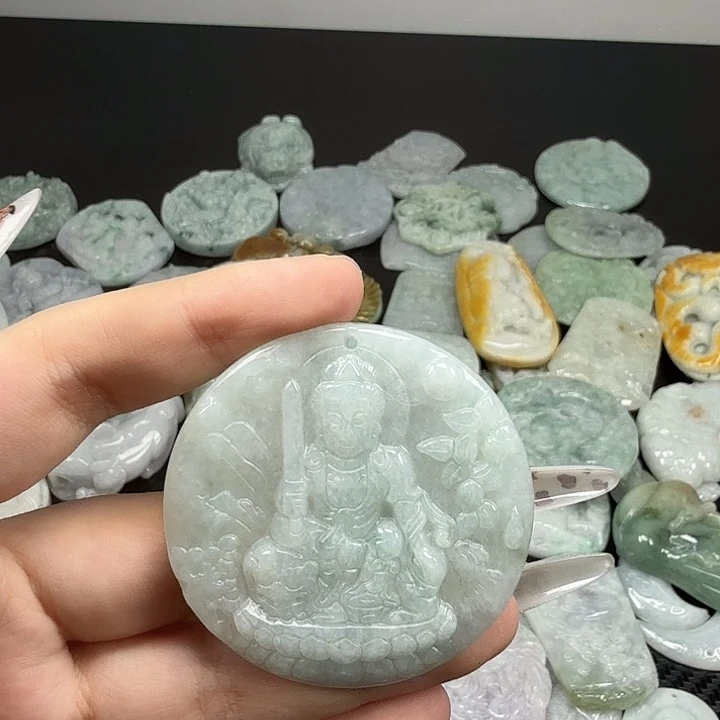 翡翠未镶嵌颈饰翡翠