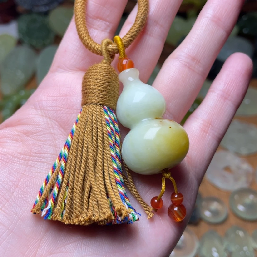 蛇纹石玉未镶嵌包挂