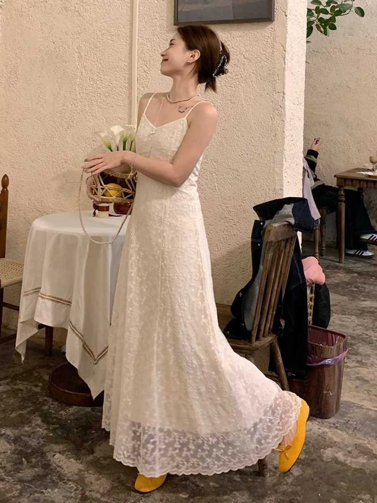 大码胖mm法式白色吊带连衣裙夏季新款高级感气质蕾丝修身显瘦长裙