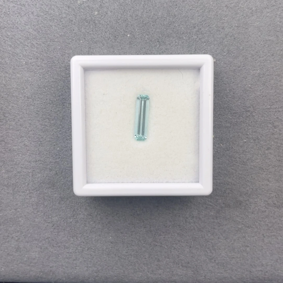 海蓝宝石裸石未镶嵌天然全净无瑕1.2CT