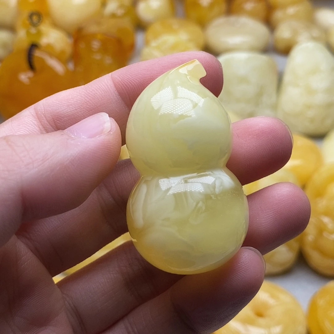 琥珀颈饰未镶嵌琥珀蜜蜡吊坠