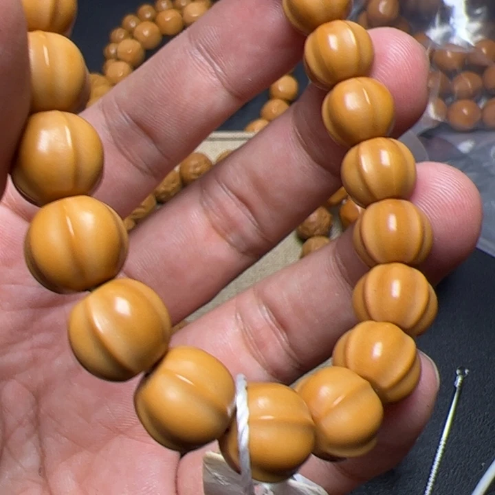 猴头核桃手串看看咯