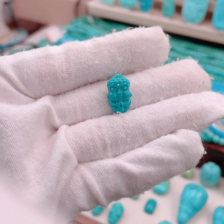 绿松石未镶嵌颈饰