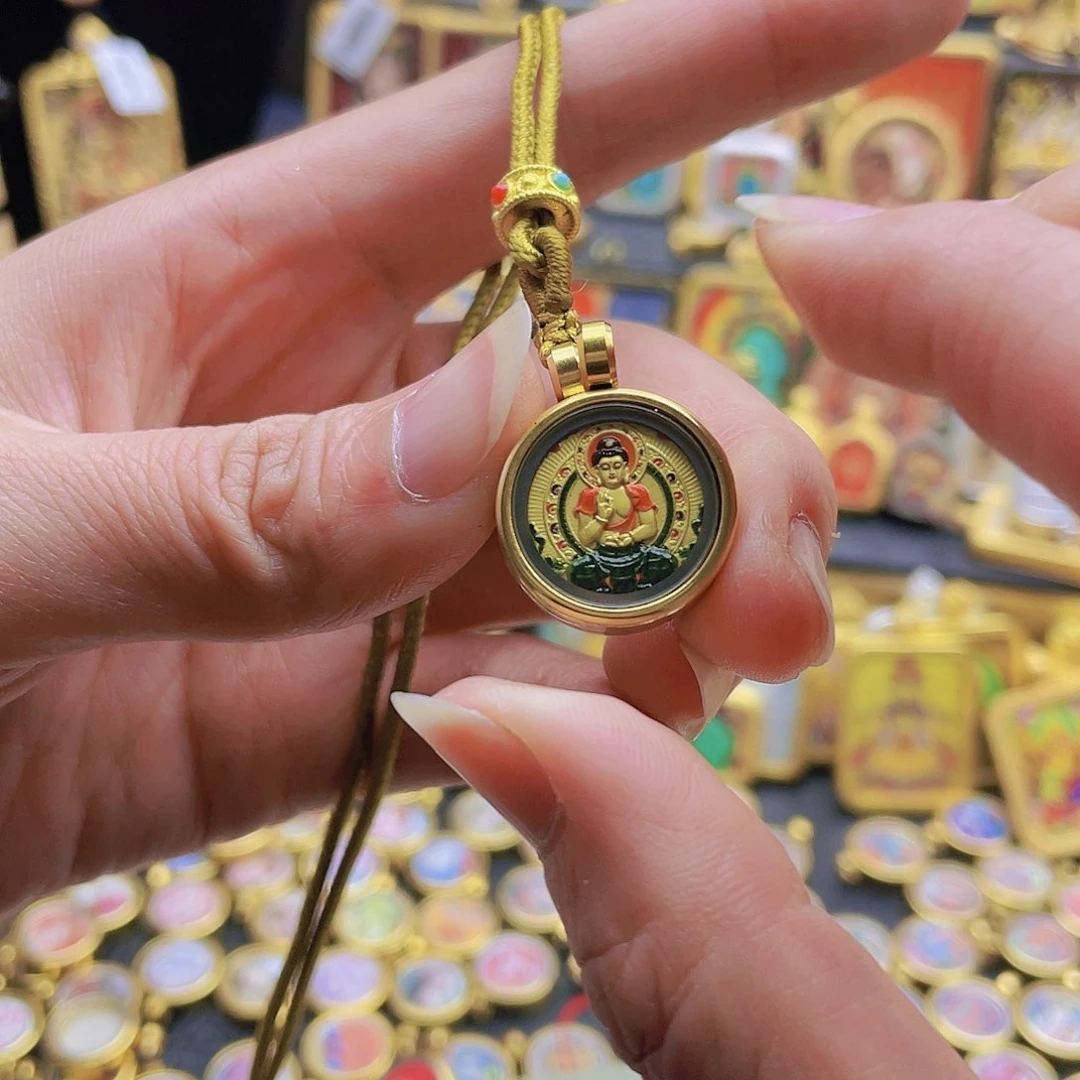 吊坠双*?唐卡等多种形式进行了