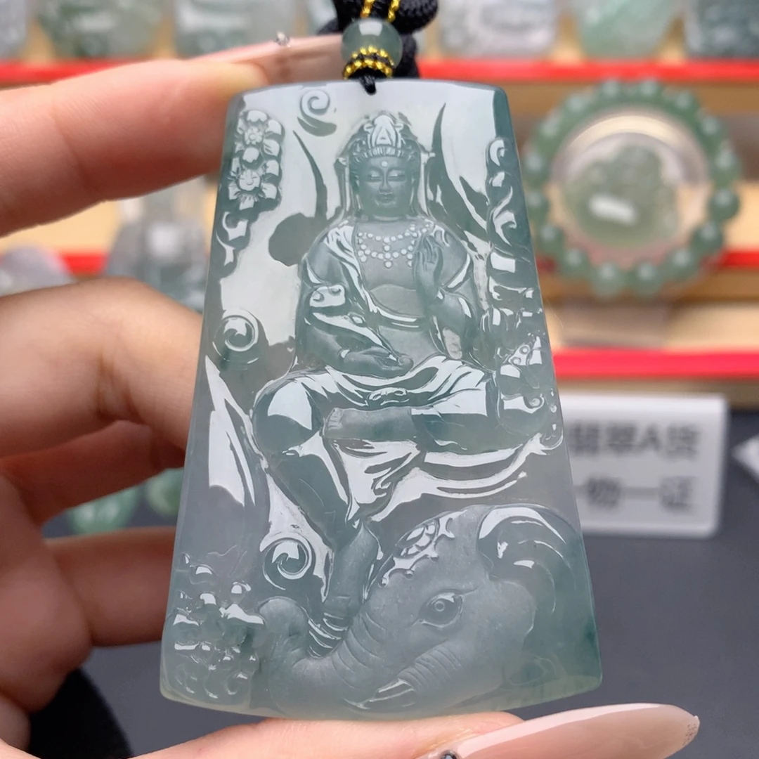 小***^翡翠未镶嵌颈饰普贤菩萨