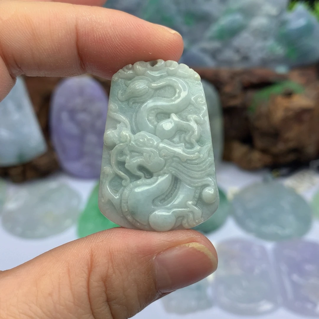 颈饰未镶嵌翡翠龙
