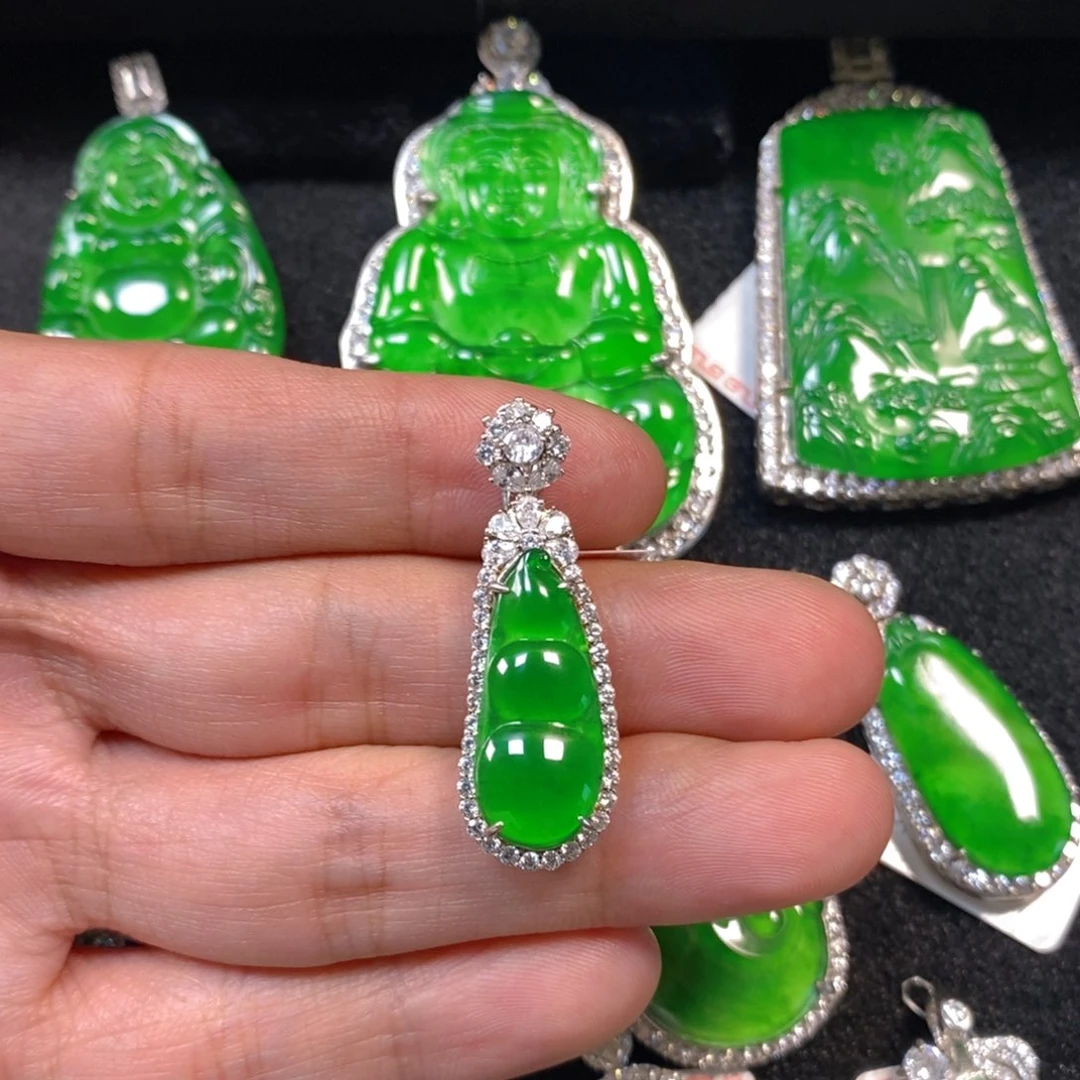 颈饰银S925镶嵌翡翠福豆吊坠