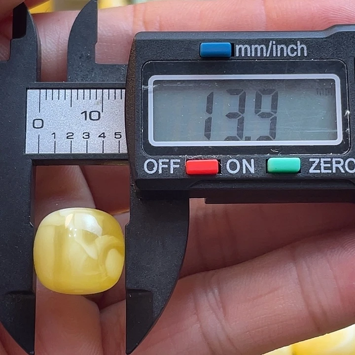 蜜蜡未镶嵌裸石14号