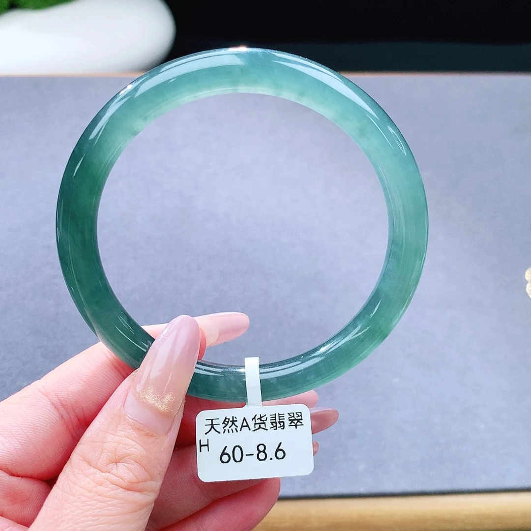 未镶嵌手镯（圆镯）翡翠