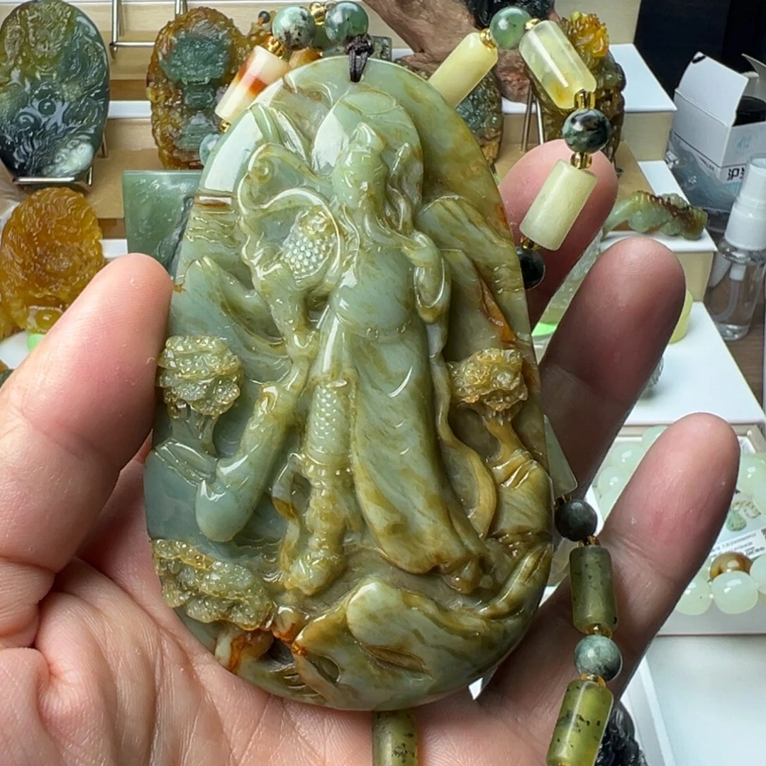 蛇纹石玉未镶嵌颈饰