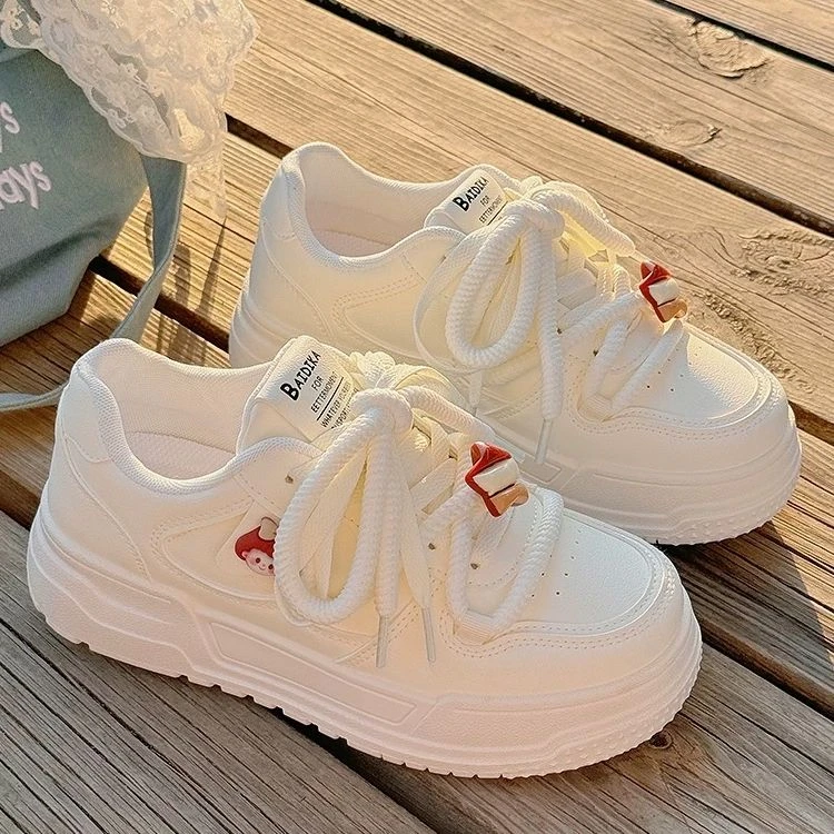 2025春季新款厚底百搭chic小白鞋女原创小众面包鞋女运动休闲板鞋