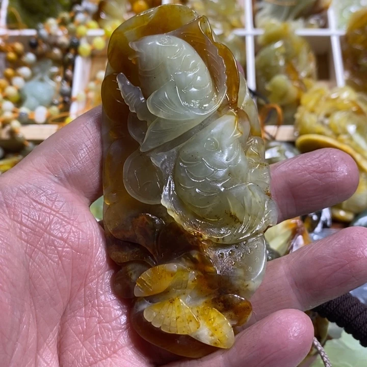 蛇纹石玉颈饰未镶嵌春*