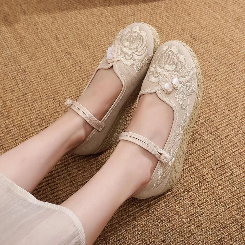 2025新款绣花鞋轻便厚底增高民族风布鞋女国风民族风绣花鞋茶艺鞋