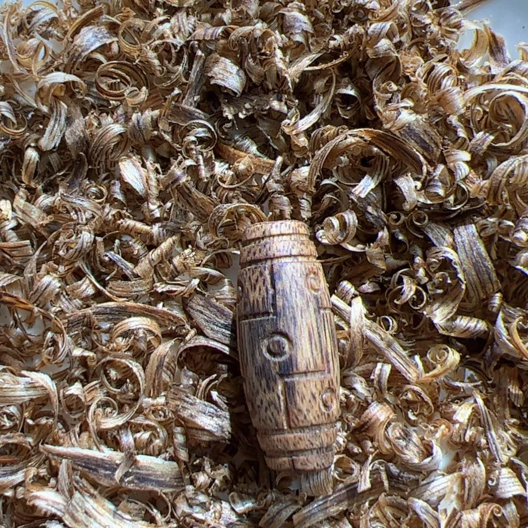 沉香沉香碎屑乌身雕刻