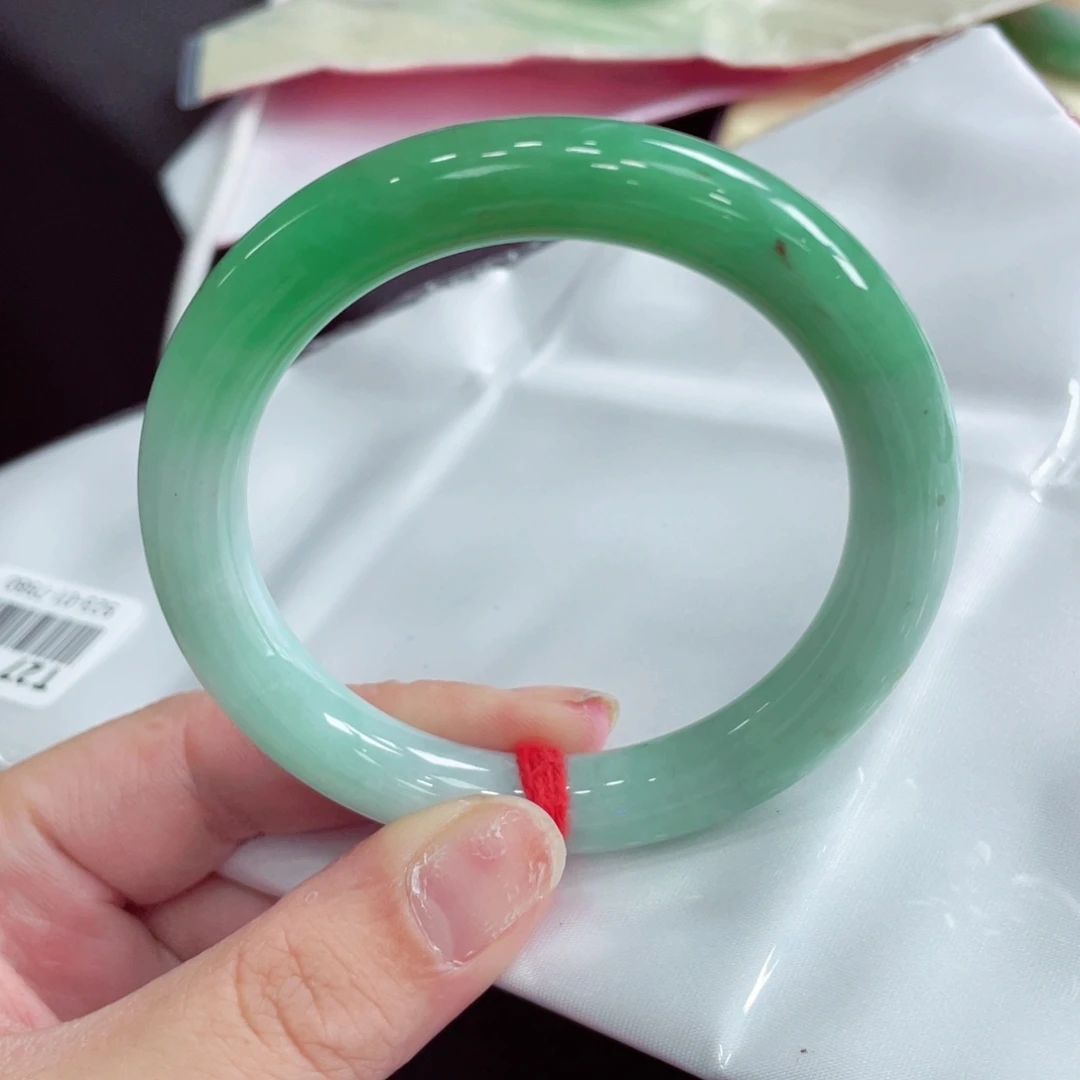 翡翠未镶嵌手镯翡翠