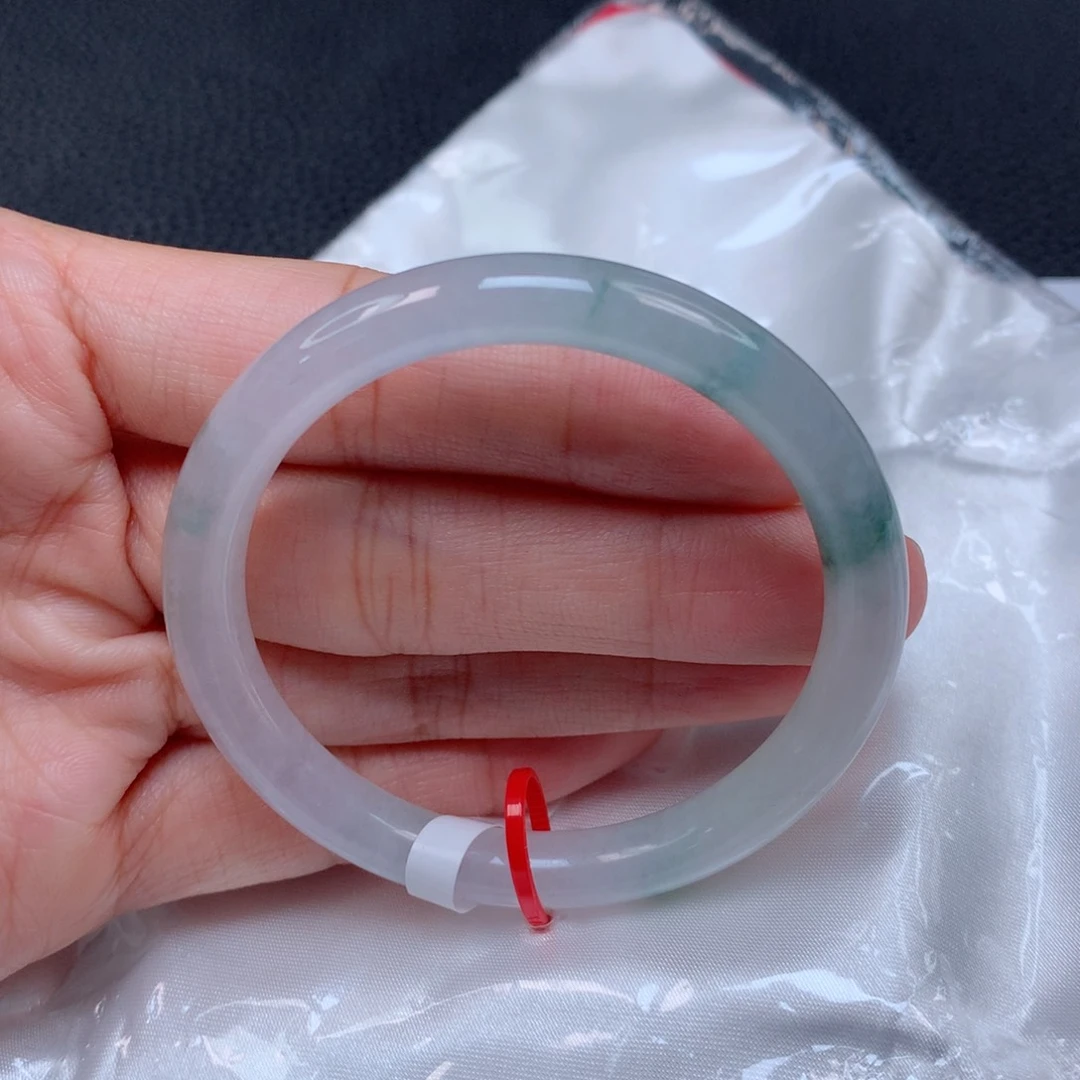 翡翠手镯未镶嵌天然