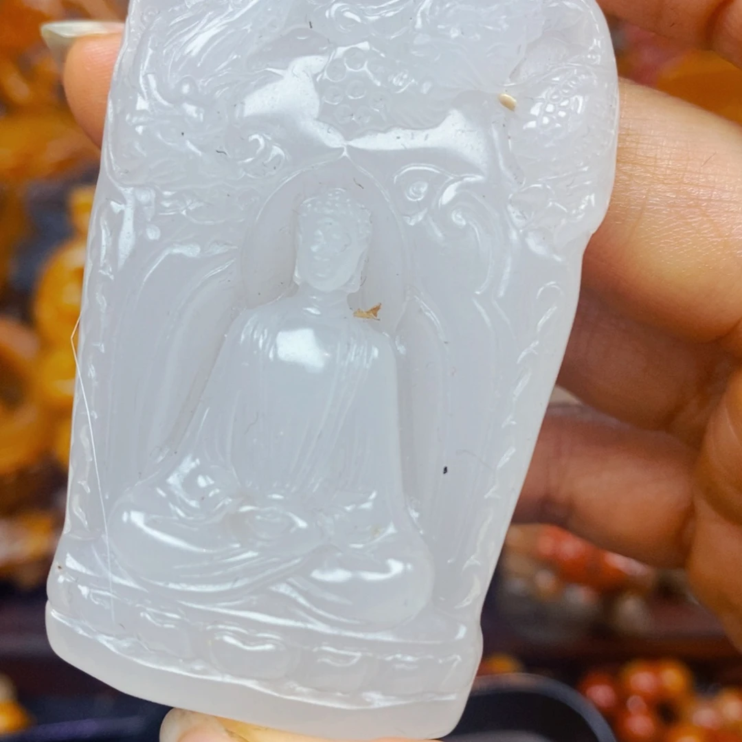未镶嵌石英质玉（黄龙玉）颈饰