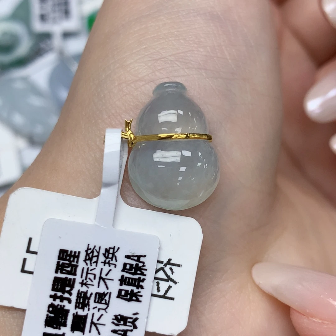 颈饰18K金镶嵌翡翠