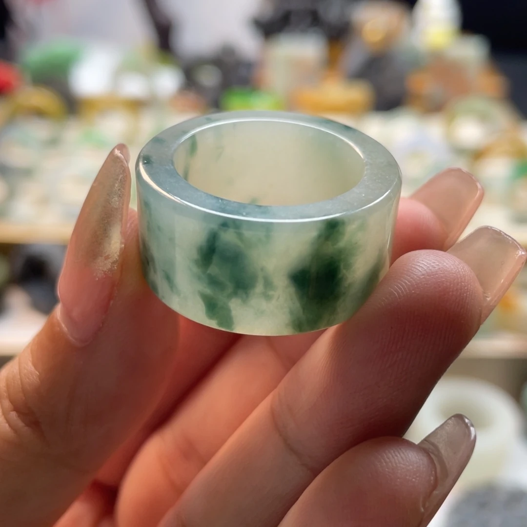 定制翡翠未镶嵌戒指