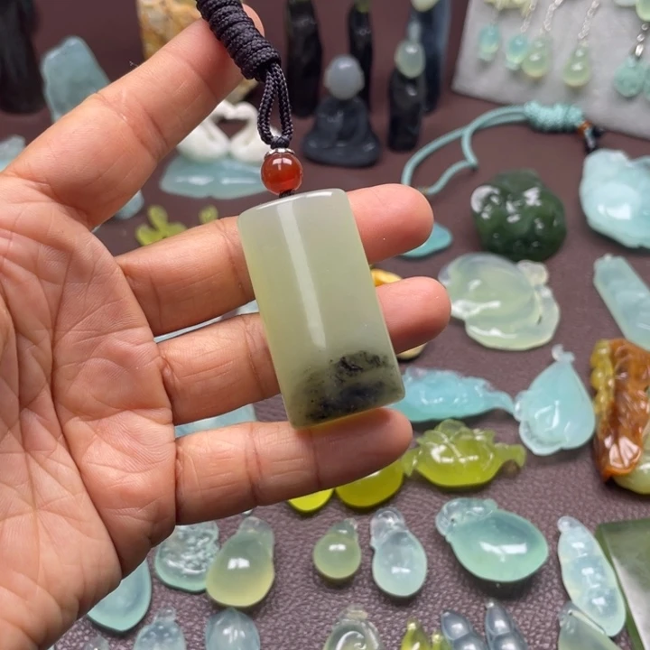 蛇纹石玉未镶嵌吊坠(不含链)