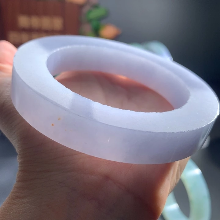 未镶嵌手镯定制翡翠