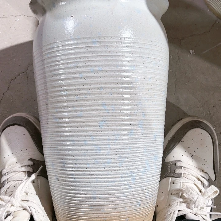 红陶口径20高度33一只瑕疵