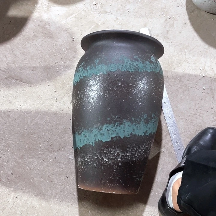 紫砂花盆口径23高度39一只小瑕疵