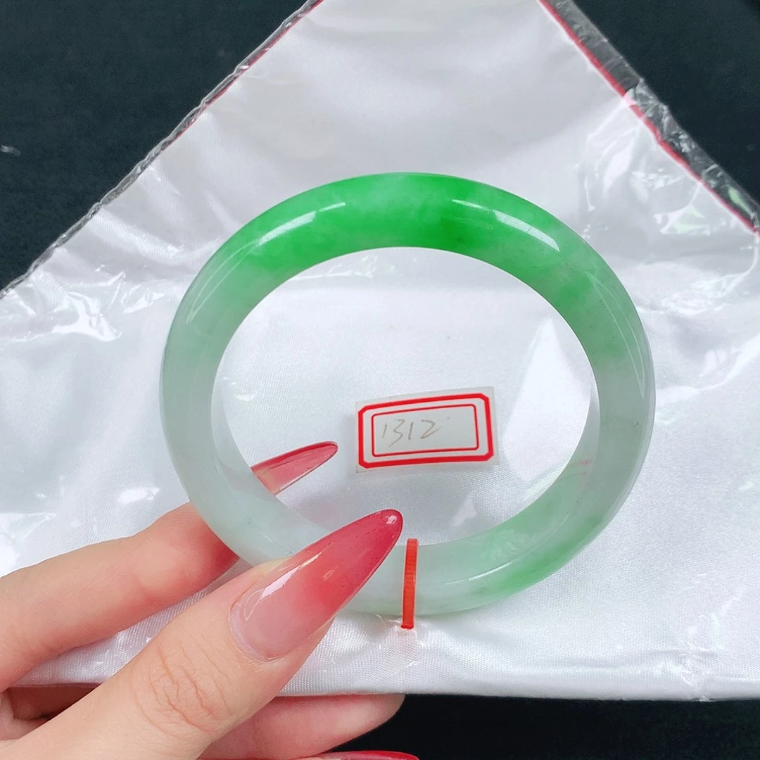 翡翠未镶嵌手镯天然翡翠手镯04