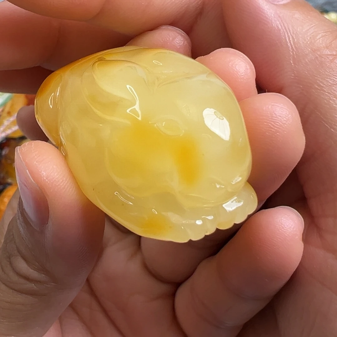 蜜蜡未镶嵌裸石微瑕