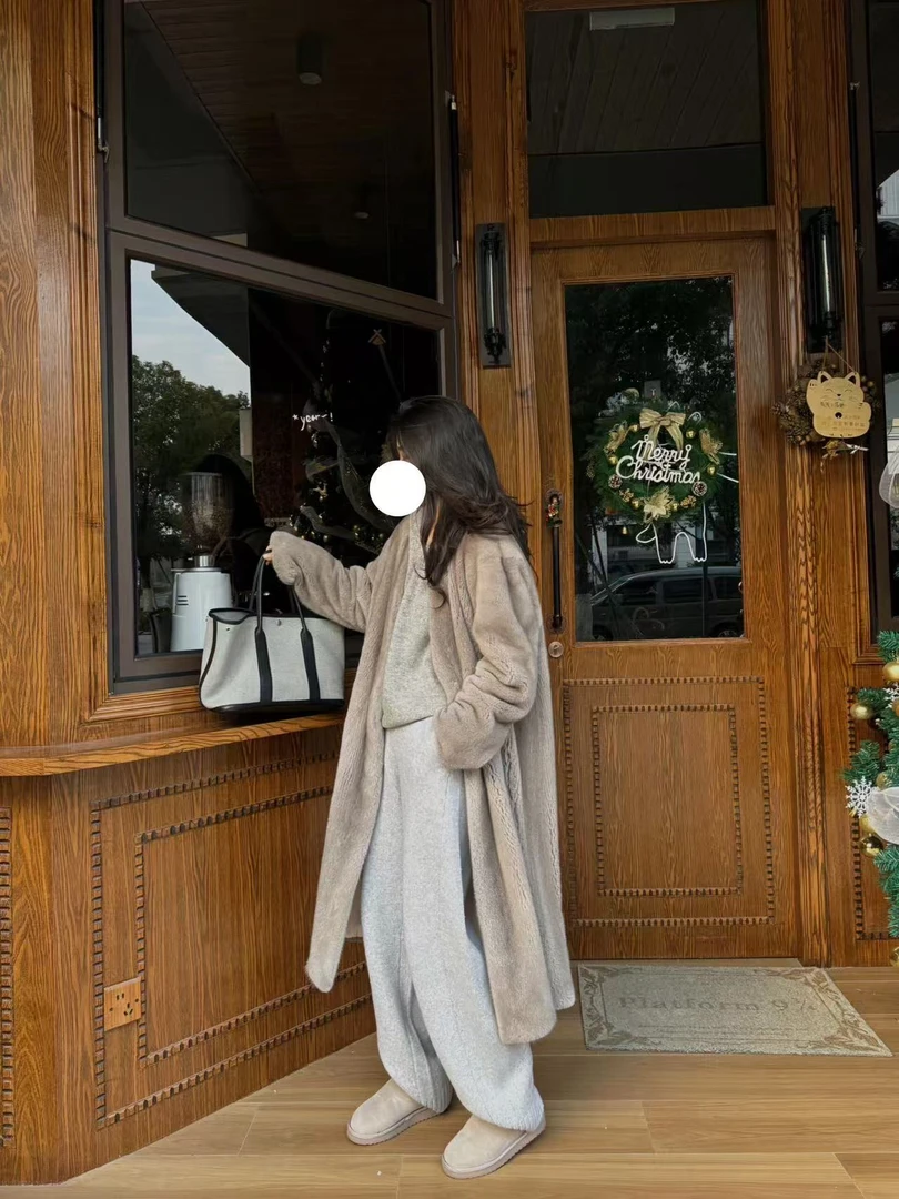 2025新款女士冬季正肩V领直筒长款气质芬兰短二水貂大衣1888-110