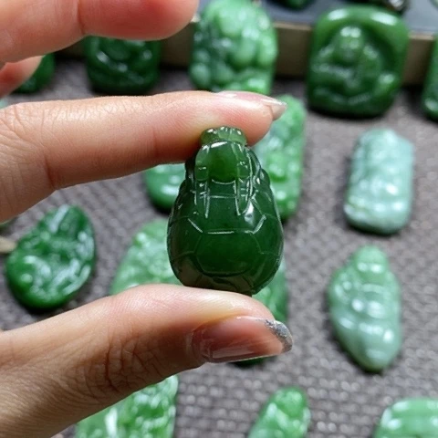 【闪购商品】颈饰未镶嵌和田玉