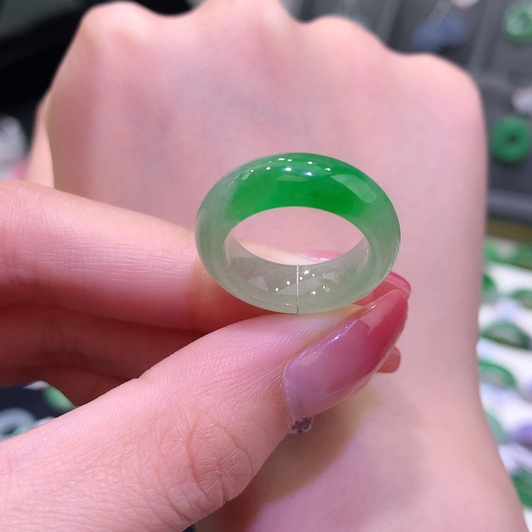 未镶嵌戒指翡翠翡翠