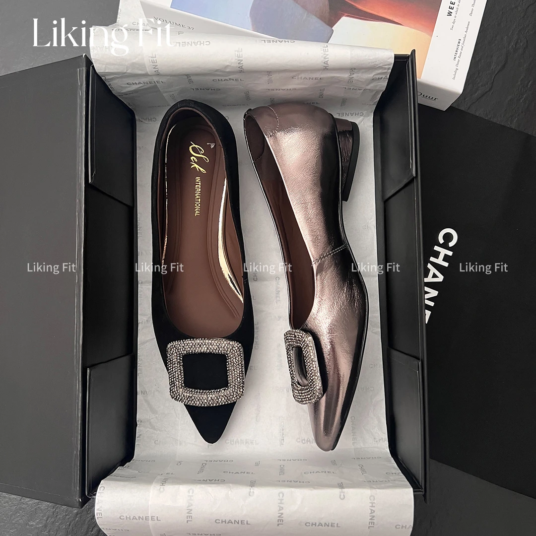 Liking Fit 羊皮/3cm 秋季新款尖头浅口金属扣水钻低跟真皮单鞋女