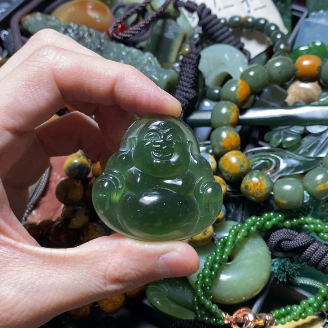 蛇纹石玉未镶嵌颈饰