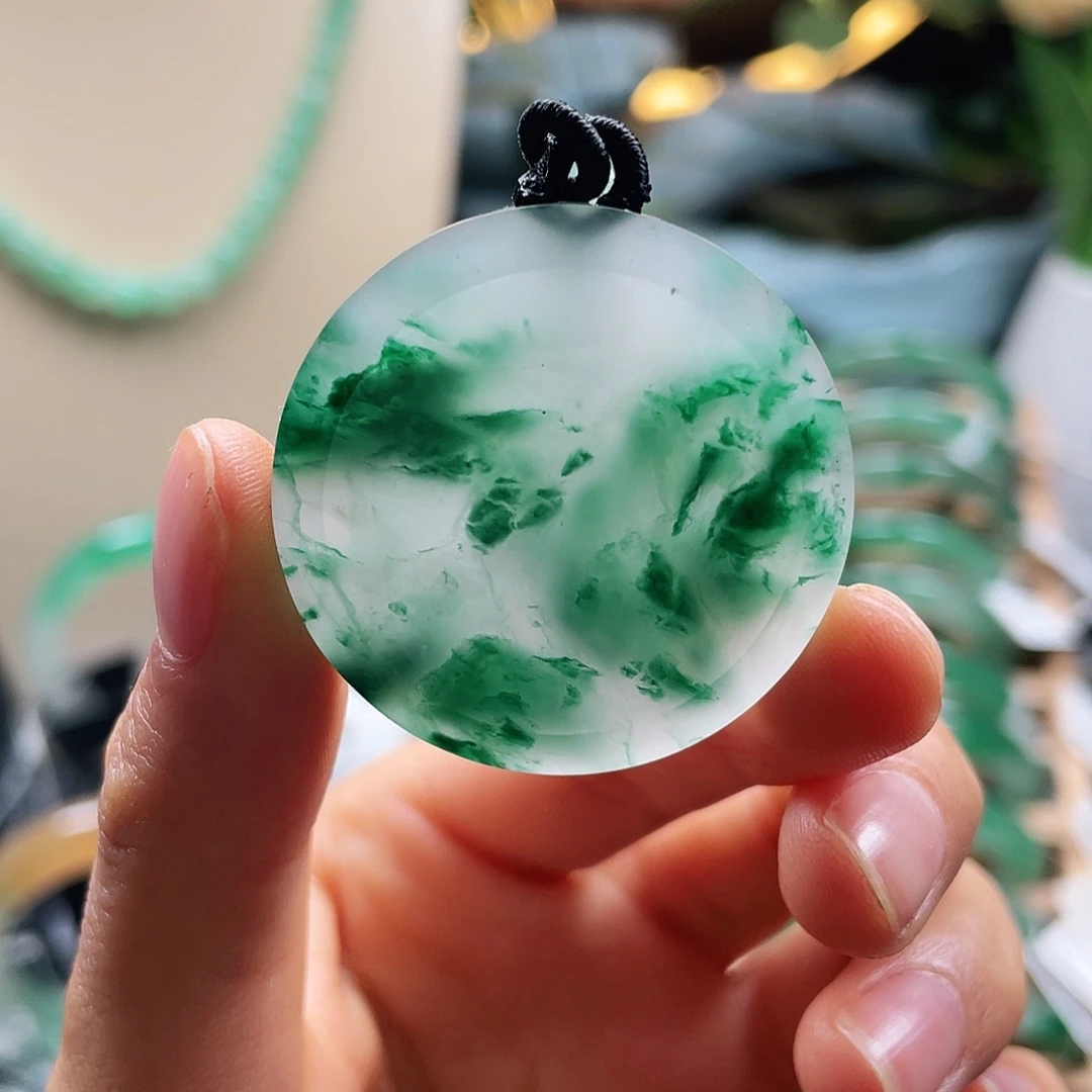 石英质玉挂件未镶嵌辉****校