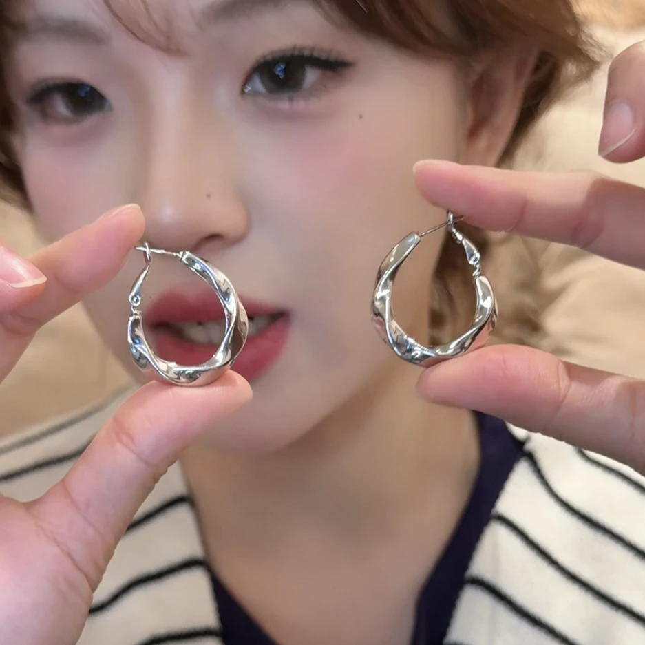 铜合金耳饰 港风高级感圈圈圆圈耳环女复古气质耳扣耳圈耳饰耳钉