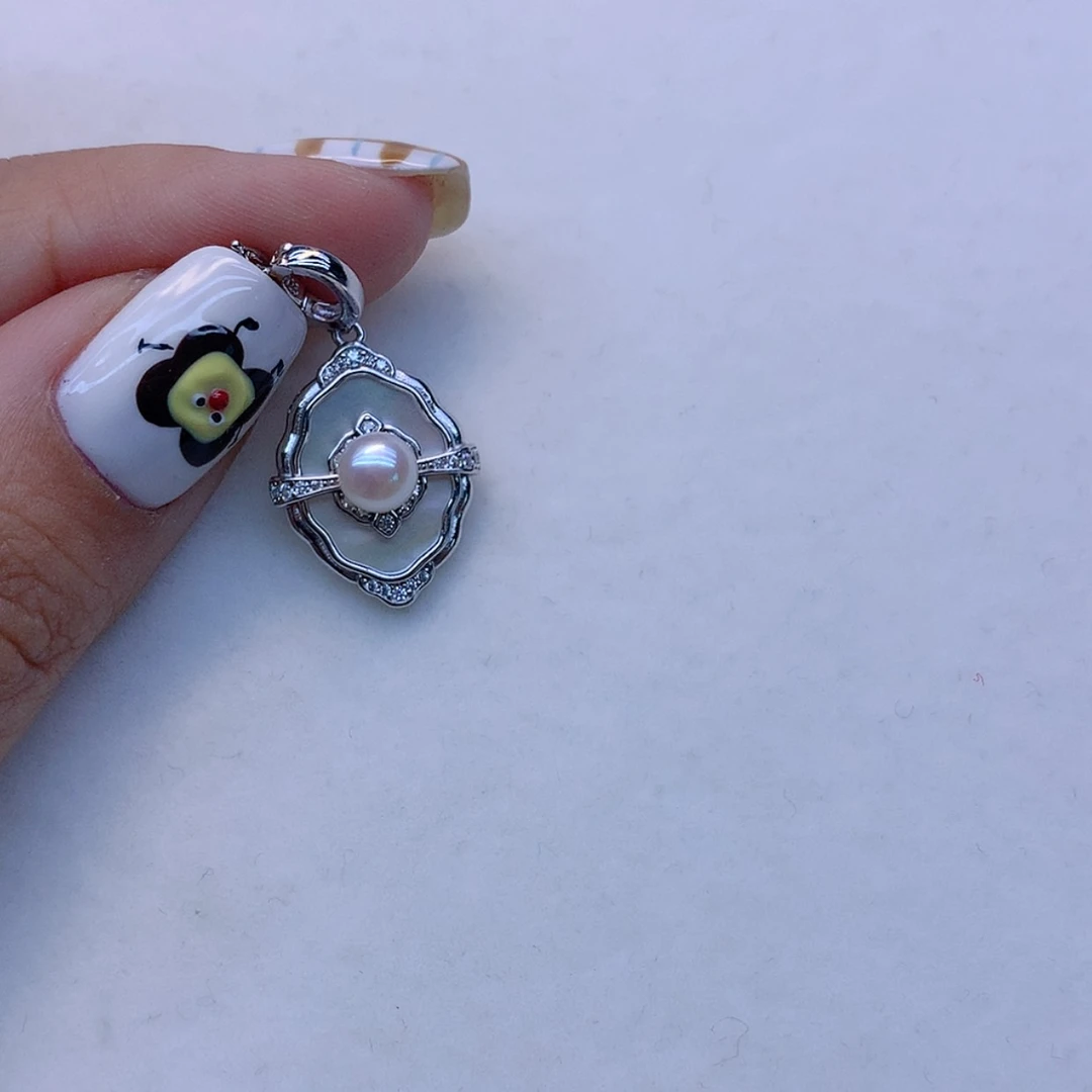 【闪购商品】颈饰银S925镶嵌淡水珍珠