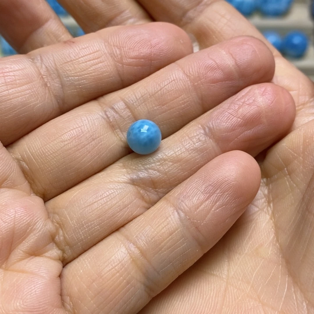 g***n针钠钙石（海纹石）未镶嵌颈饰