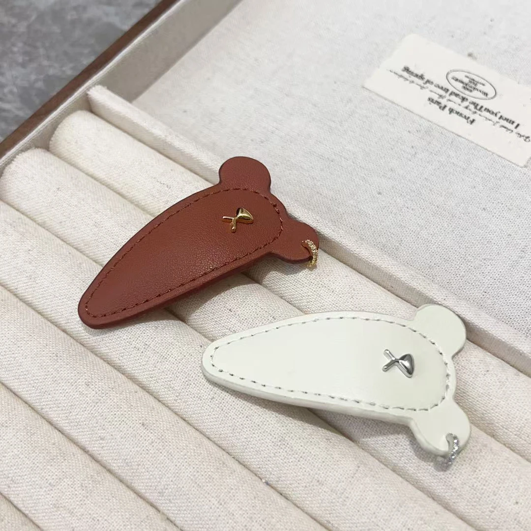 个性质感小熊BB侧边发夹J1638