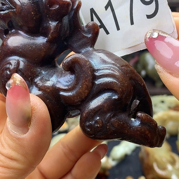 和田玉未镶嵌车挂