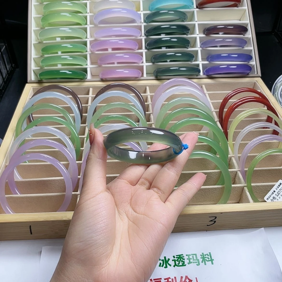 【闪购商品】玛瑙/玉髓手镯未镶嵌南****?