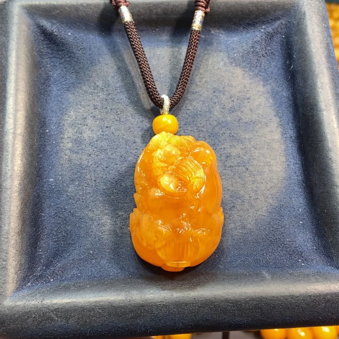 琥珀颈饰未镶嵌蜜蜡