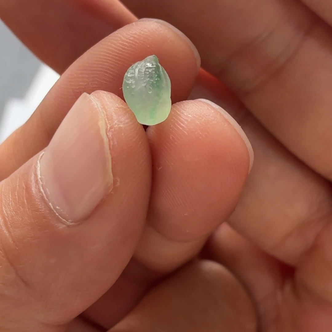 定制翡翠未镶嵌花生