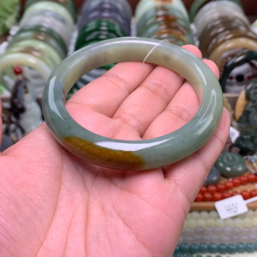 和田玉未镶嵌手镯61_62口径