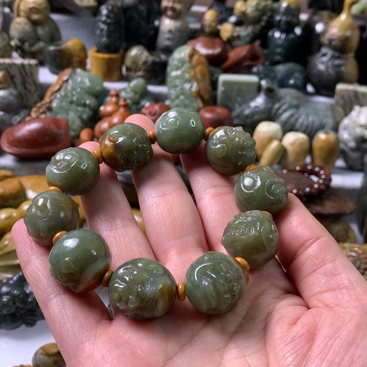 未镶嵌岫岩河磨玉（透闪石质玉）把件