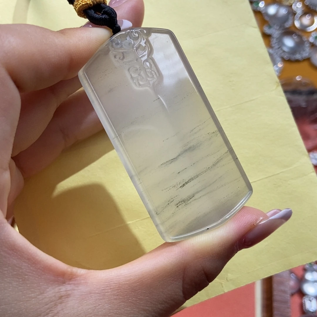 石英质玉未镶嵌颈饰