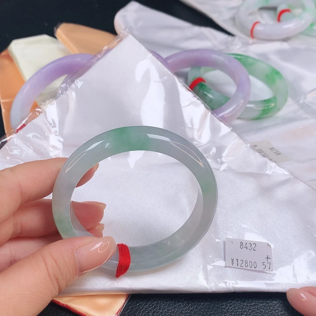 翡翠手镯未镶嵌8432cvvbbb